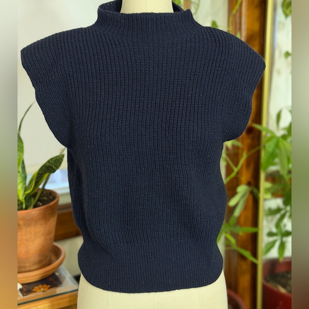 Aritzia Babaton Hazlitt  Merino Wool Sweater Women's Xs Shoulder Pads Mock Neck